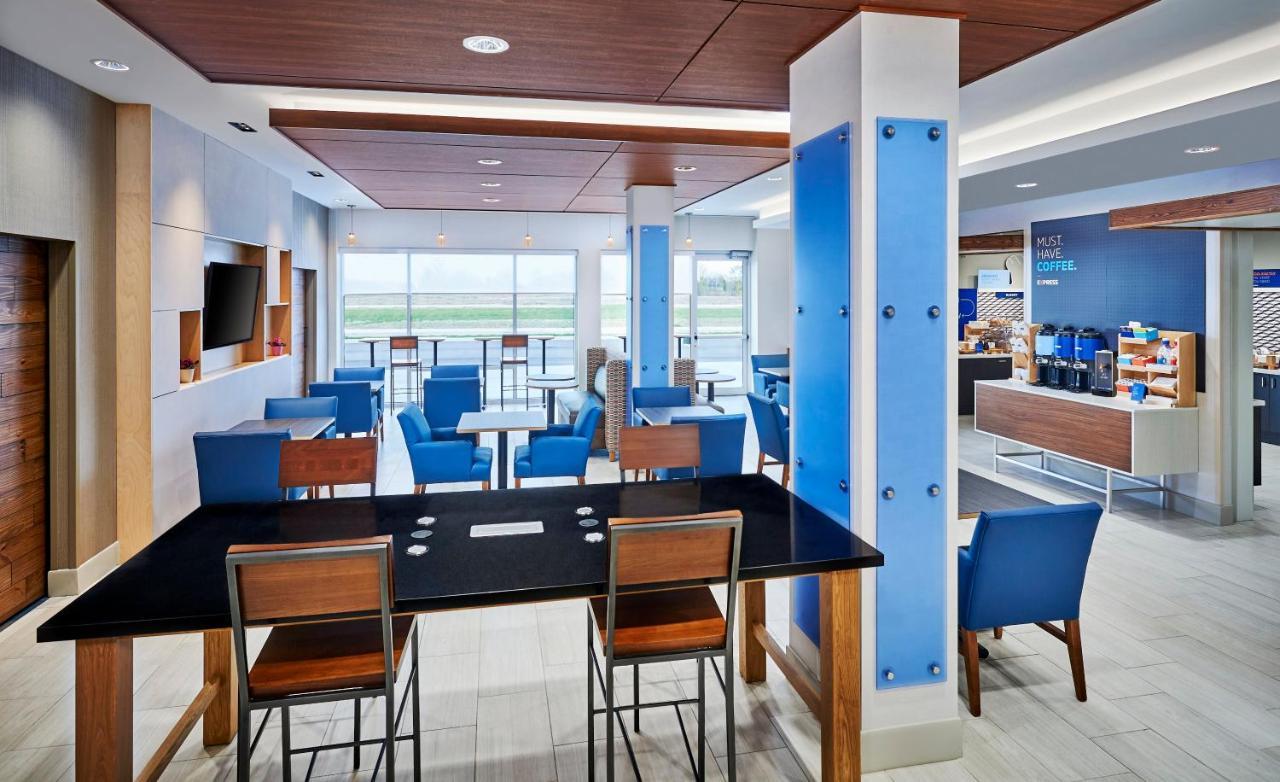 Holiday Inn Express & Suites Windsor East - Lakeshore By Ihg Tecumseh Zewnętrze zdjęcie
