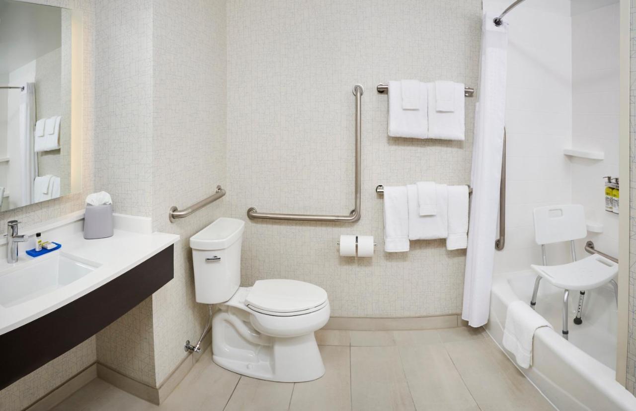 Holiday Inn Express & Suites Windsor East - Lakeshore By Ihg Tecumseh Zewnętrze zdjęcie
