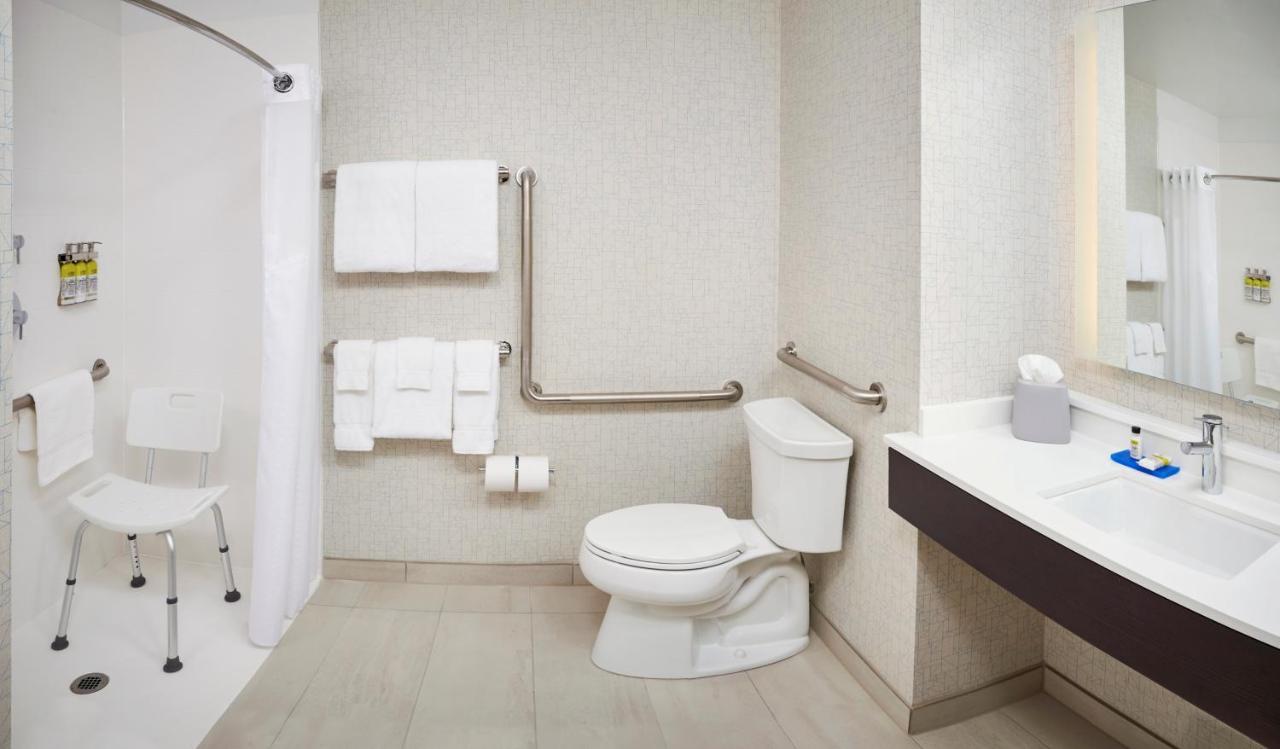 Holiday Inn Express & Suites Windsor East - Lakeshore By Ihg Tecumseh Zewnętrze zdjęcie